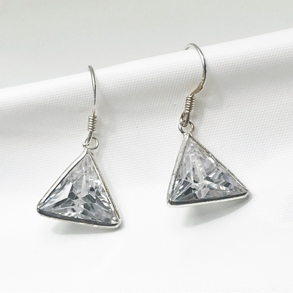 🗽Simulated White Triangle Diamond 12.50 ctw Earrings in Sterling Silver stamped.